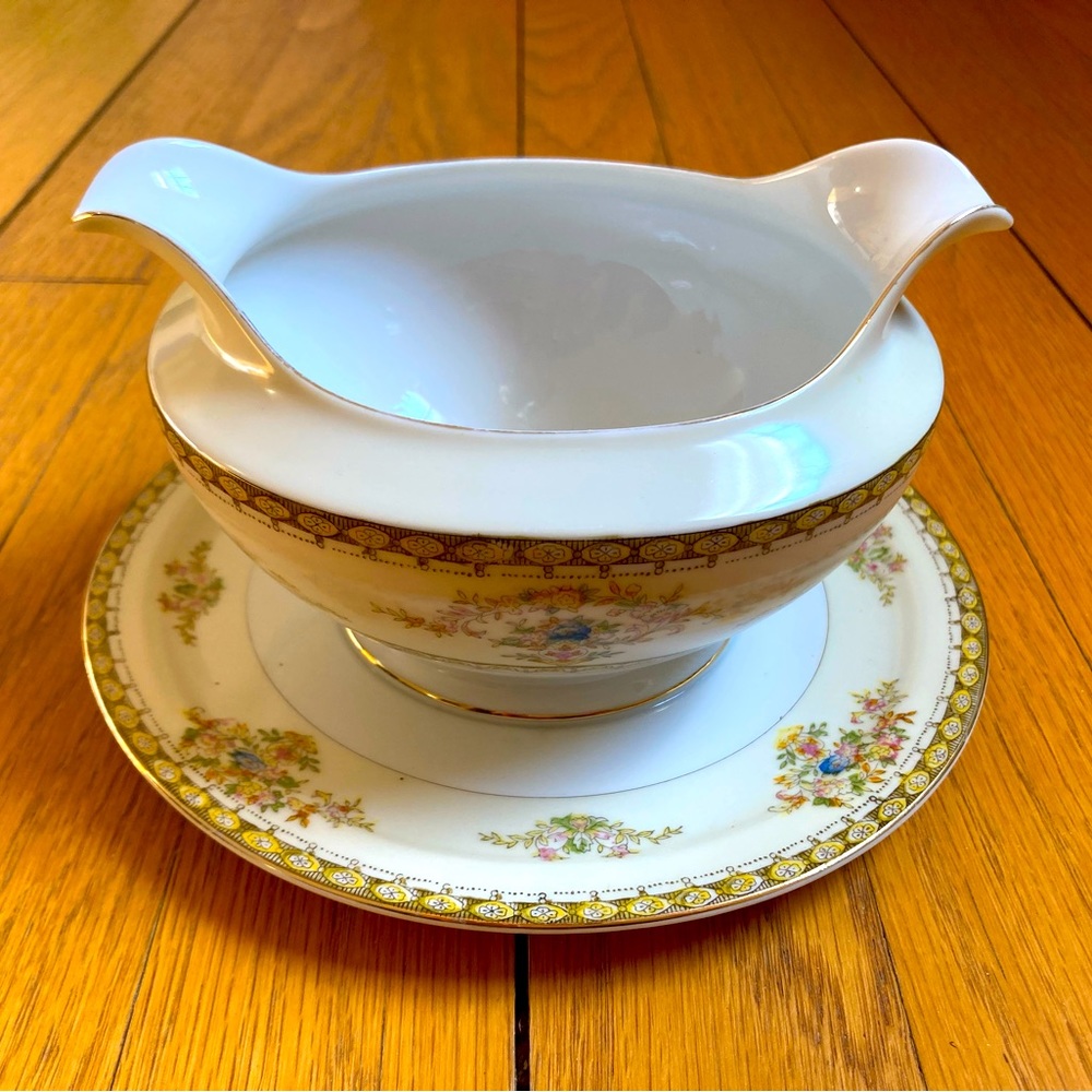 Royal Embassy China Fresno - Gravy Bowl Attached